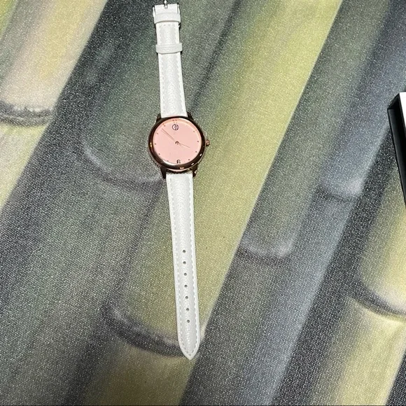⏱️Ladies Watch Rose Gold w/ White NEW in… - Picture 7 of 7